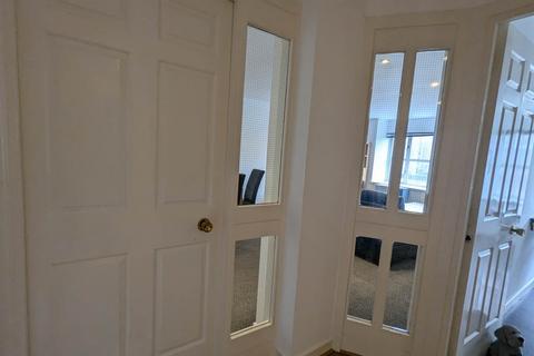 2 bedroom flat to rent, 14 Highmill Court, ,