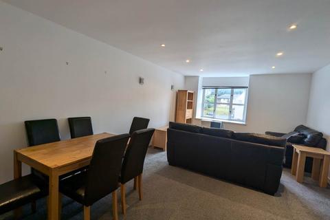 2 bedroom flat to rent, 14 Highmill Court, ,