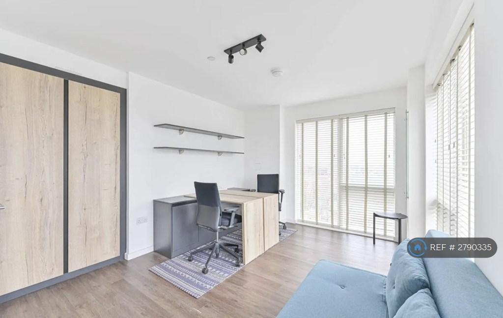 Bedroom 2 / Office