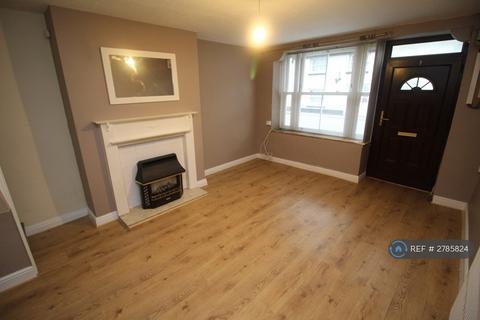2 bedroom terraced house to rent, New St, Torrington, EX38
