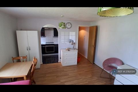 undefined, Swaythling Close, London, N18