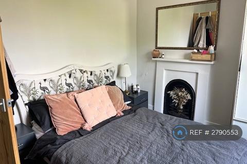 1 bedroom flat to rent, Chelsham Rd, London, SW4