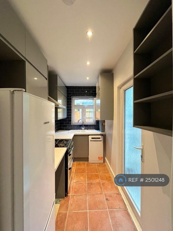 Kitchen (View 1)