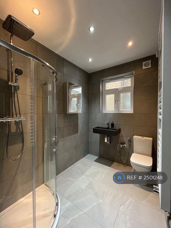 Bathroom (View 2)