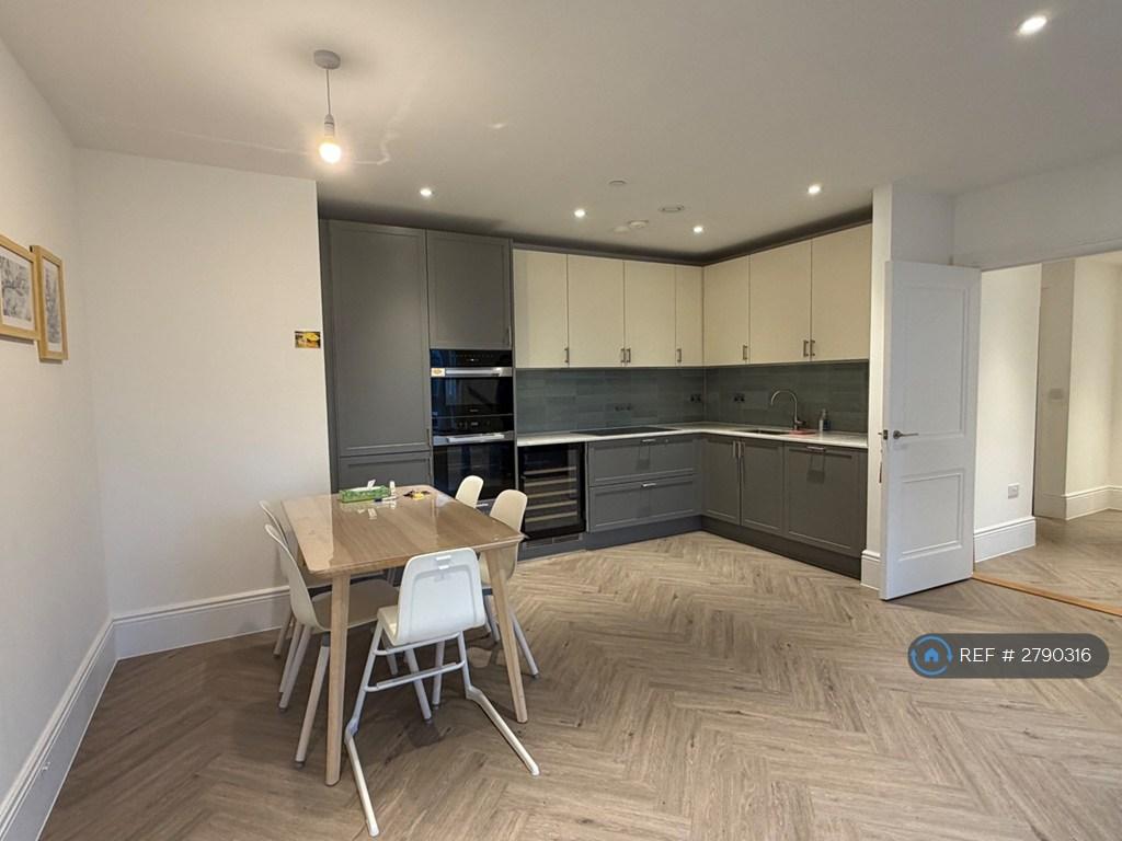 Living Dining Area