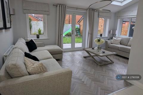 3 bedroom detached house to rent, Teal Close, Wesham, Preston, PR4