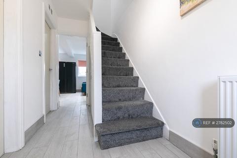 1 bedroom in a house share to rent, Lilac Crescent, Nottingham, NG9