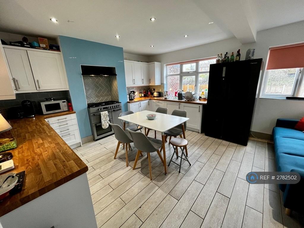 Kitchen/Diner With Tv