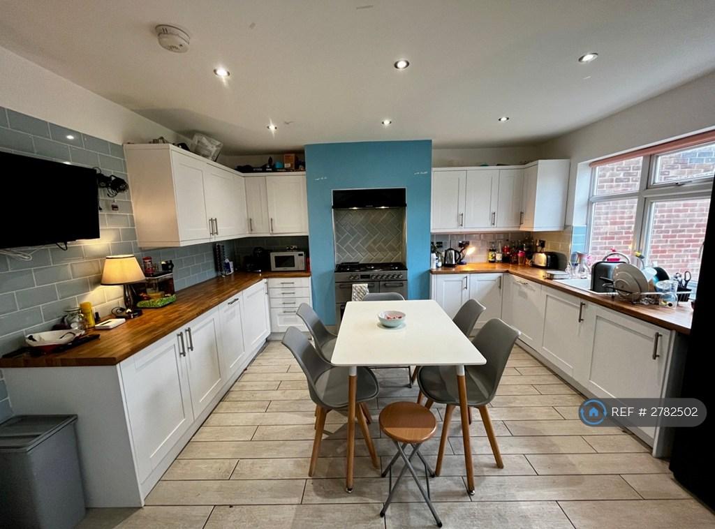 Kitchen/Diner With Tv