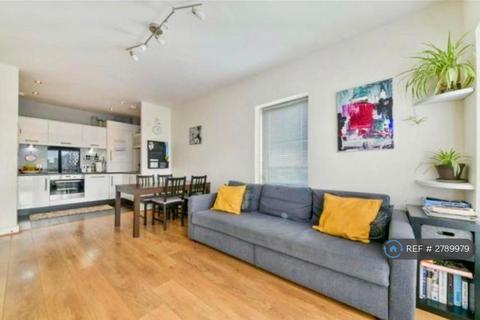 2 bedroom flat to rent, London, London, SE25