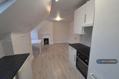 2 bedroom flat to rent, West Heath Drive, London, NW11
