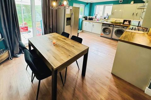 undefined, Llwyn-y-Golomen, Swansea SA6