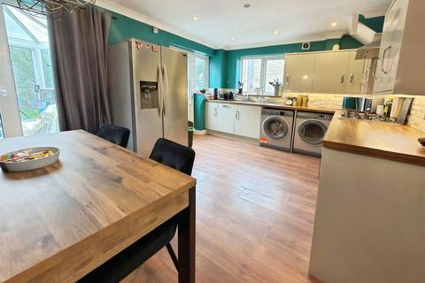 3 bedroom semi-detached house for sale, Llwyn-y-Golomen, Swansea SA6