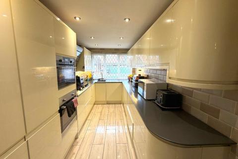 undefined, Houghton Regis LU5