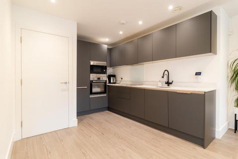 3 bedroom flat for sale, West Hill, Sanderstead, Surrey, CR2 0SB