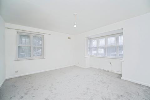 1 bedroom ground floor flat for sale, Horse Shoe Crescent, Northolt, UB5