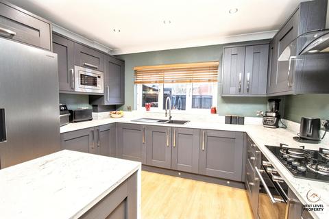 4 bedroom detached house for sale, The Lovells, Emneth, PE14