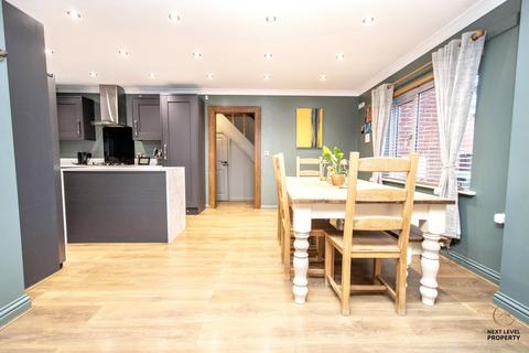 4 bedroom detached house for sale, The Lovells, Emneth, PE14