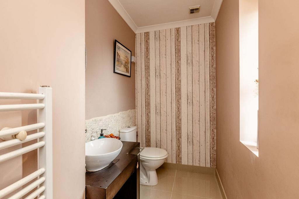 Downtairs Wc