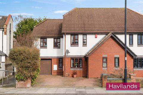 Barrowell Green, London