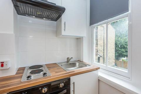 Studio to rent, Glenloch Road, Belsize Park, London  NW3