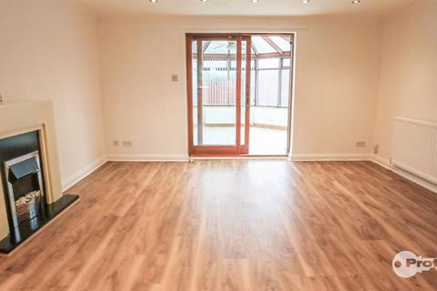 3 bedroom semi-detached house for sale, Wensum Close, Hinckley