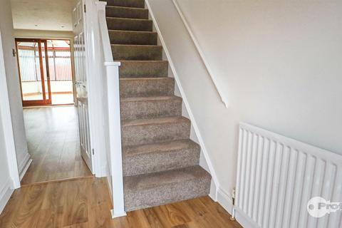 3 bedroom semi-detached house for sale, Wensum Close, Hinckley