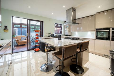 4 bedroom terraced house for sale, Bradwell Common Boulevard, Milton Keynes MK13