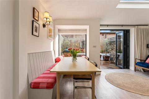 undefined, Robertson Street, SW8