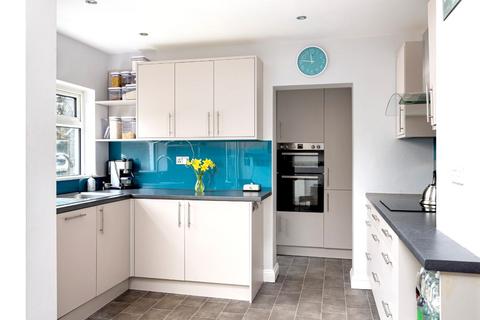 4 bedroom terraced house for sale, Lincoln Avenue, South Side, Twickenham