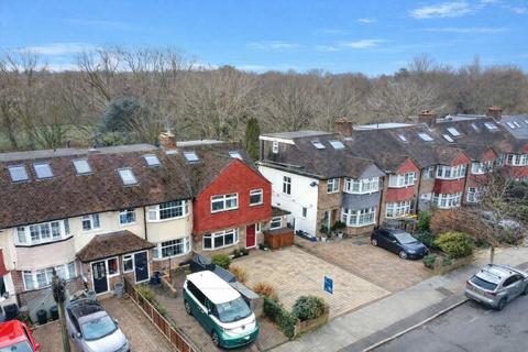 4 bedroom terraced house for sale, Lincoln Avenue, South Side, Twickenham