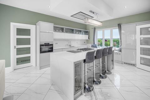 5 bedroom detached house for sale, Chequers Hill, Bedford MK44