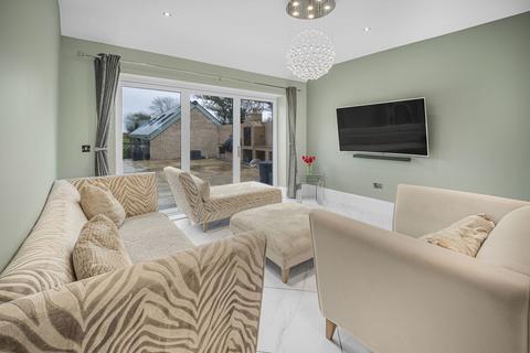 5 bedroom detached house for sale, Chequers Hill, Bedford MK44