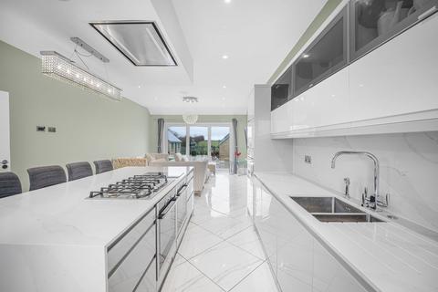 5 bedroom detached house for sale, Chequers Hill, Bedford MK44