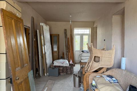 3 bedroom semi-detached house for sale, LLWYNHENDY, LLANELLI SA14
