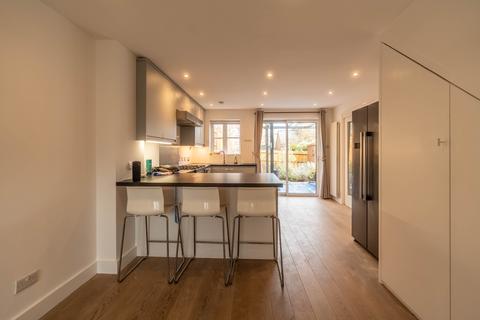 undefined, London  N11