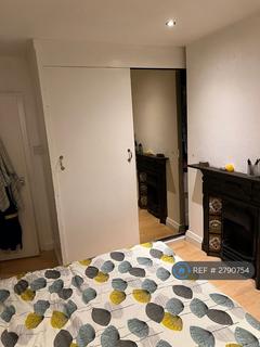 2 bedroom flat to rent, Glebe Road, London, N8