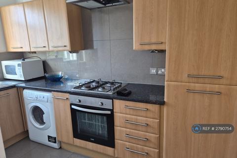 2 bedroom flat to rent, Glebe Road, London, N8