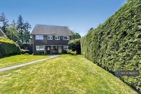 undefined, Moorlands Close, Hindhead, GU26