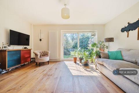 undefined, Moorlands Close, Hindhead, GU26
