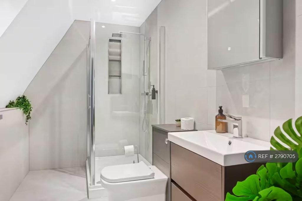En Suite Shower Room