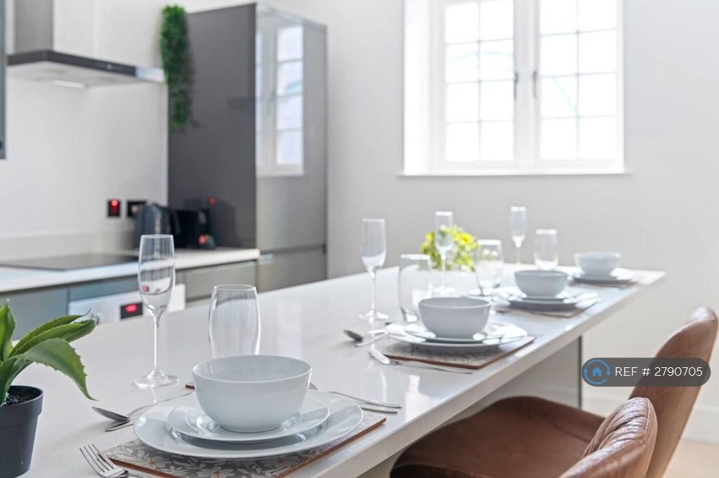 Kitchen Breakfast Bar