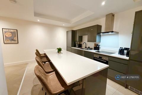 2 bedroom flat to rent, Long Row, Nottingham, NG1