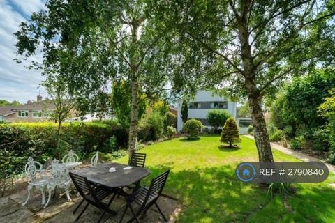 undefined, York Close, Kings Langley, WD4