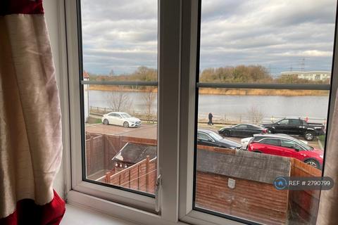 3 bedroom end of terrace house to rent, Halcrow Avenue, Dartford, DA1