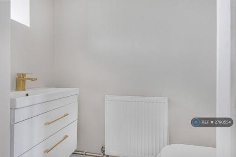 undefined, Lullarook Close, Westerham, TN16