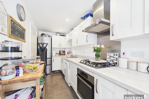 4 bedroom end of terrace house for sale, Forest Road, Reading RG5