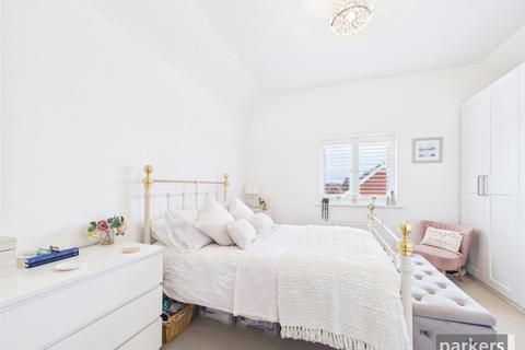 4 bedroom end of terrace house for sale, Forest Road, Reading RG5