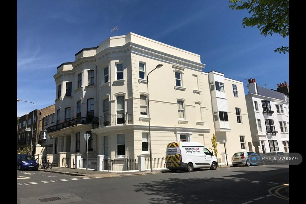 Flat Occupies Entire Top Floor