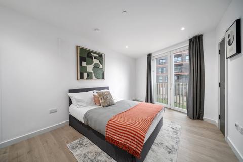 3 bedroom flat to rent, Parkes Street, London E20